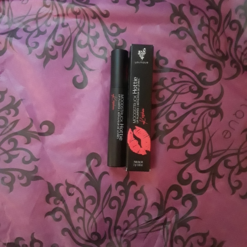 NIB Moodstruck Hottie Lip Plumper-Kesha